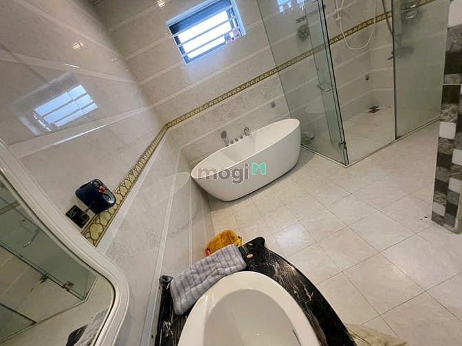 Hình ảnh Biệt Thự Sân Vườn Tân Cổ Điển 10x20m 3 tầng SÁT CV, GẦN ĐS 5 & TÊN LỬA