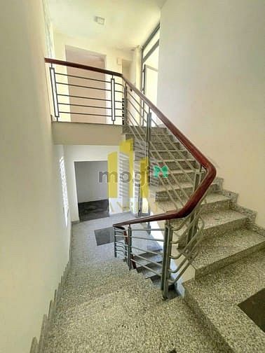 Hình ảnh Tòa Văn Phòng Hầm 4 Lầu Sàn Trống 490m2 Giá 45 Triệu