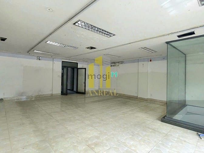 Hình ảnh Tòa Văn Phòng Hầm 4 Lầu Sàn Trống 490m2 Giá 45 Triệu