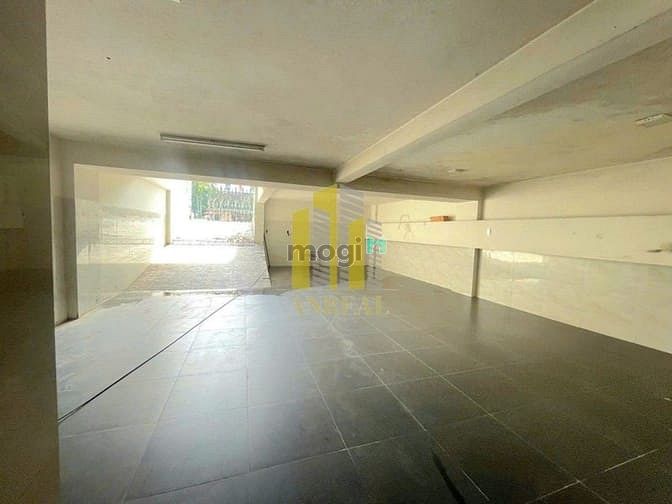 Hình ảnh Tòa Văn Phòng Hầm 4 Lầu Sàn Trống 490m2 Giá 45 Triệu