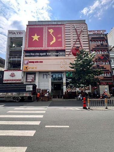Hình ảnh Cho thuê tòa nhà MT Nguyễn Tri Phương DT > 2000m2 đối diện ĐH Kinh Tế