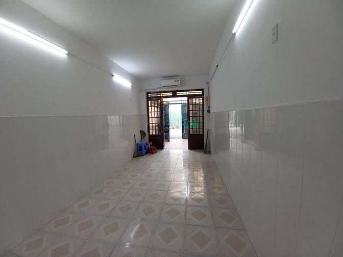 Hình ảnh Cần cho thuê nhà 1 trệt 1 lầu hẻm xe hơi đường Tân Cảng (Gần Ga Metro)