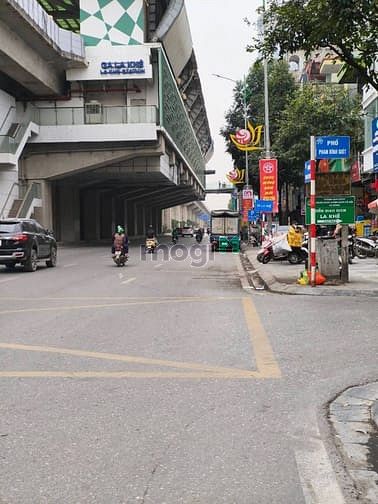 Hình ảnh Phan Đình Giót Hà Đông- Lô góc- 4T full nội thất- 100m ra oto tránh