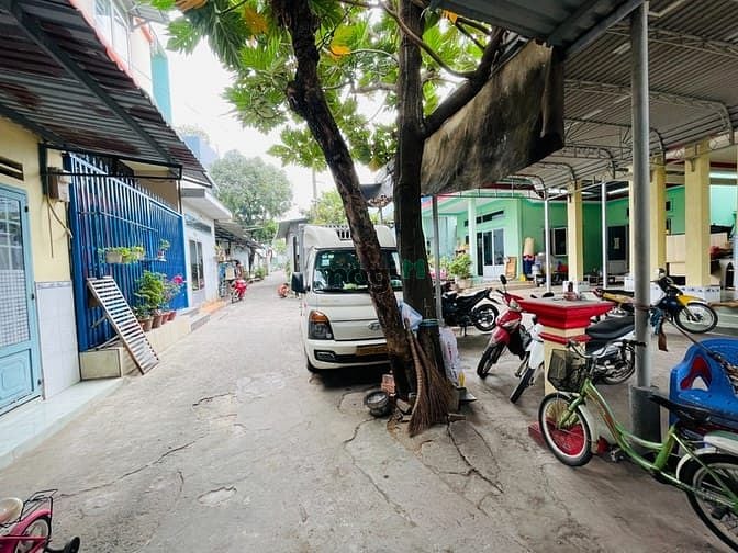 Hình ảnh P. Linh Xuân, nhà C4 180m2 HXH full thổ cư kẹt bank bán gấp chỉ 5.8tỷ.