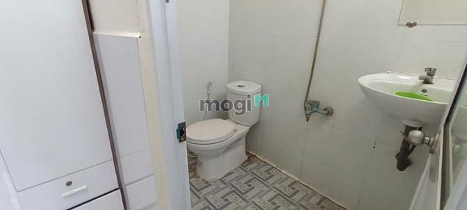 Hình ảnh Cần cho thuê nhà 1 trệt 1 gác 1 lầu hẻm xe hơi Nguyễn Văn Thương (D1)