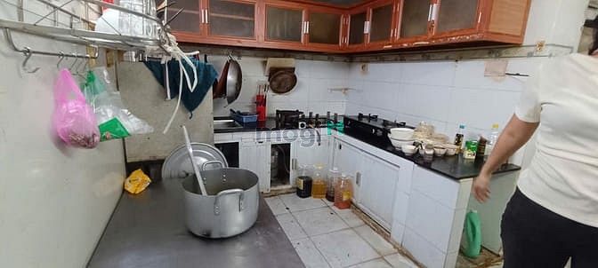 Hình ảnh Cần cho thuê nhà 1 trệt 1 gác 1 lầu hẻm xe hơi Nguyễn Văn Thương (D1)