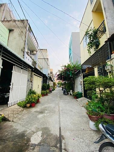 Hình ảnh Bán Nhà 1 Trệt 2 Lầu, Sân Thượng, Đường Nguyễn Xiển, Long Thạnh Mỹ
