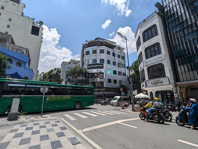 Hình ảnh Cho thuê tòa nhà Trung tâm chợ Bến Thành - 5 tầng thang máy - MT 11m