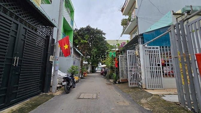 Hình ảnh Bán lô đất đường thông hẻm 55 Lò Lu ,  ngay ngã 3 lò lu .Trường thạnh