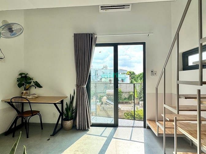 Hình ảnh Phòng gác có ban công riêng mới xây gần Làng Đại Học, Vinhome quận 9