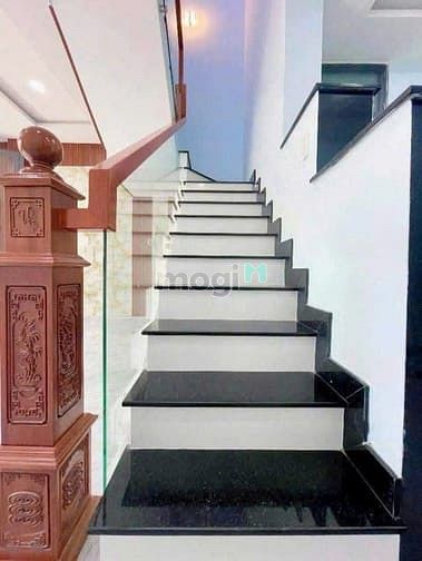 Hình ảnh Bán gấp nhà đẹp MT Phú Thuận, Q7 43m2 Giá 1.3T TL Sổ Sẵn hẻm xe hơi 4m
