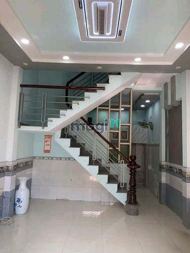 Hình ảnh Cho thuê nhà trệt 2 lầu hiệp thành