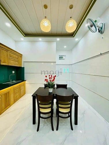Hình ảnh • Nhà rẻ chốt lẹ HXH HẢI THƯỢNG LÃN ÔNG P.10 Q5 Giá1,890Tr (TL) 44,8m2