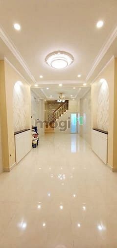 Hình ảnh 4 tầng Mặt tiền đường ngã 5 Ngô Gia Tự - Vĩnh Viễn Q.10iễn - Sư Vạn H