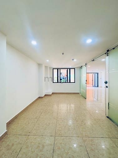Hình ảnh Cần cho thuê mặt bằng có văn phòng 70m2 hẻm xe hơi Kỳ Đồng, Quận 3