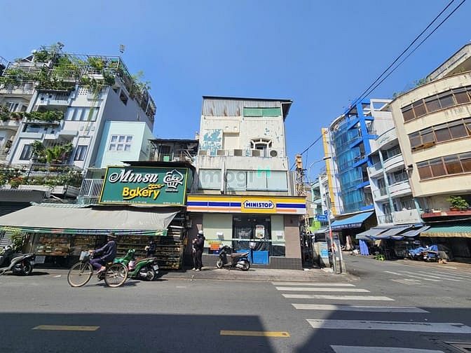 Hình ảnh Nhà góc 2MT 3 tầng Nguyễn Biểu - khu học sinh/sinh viên đông đúc