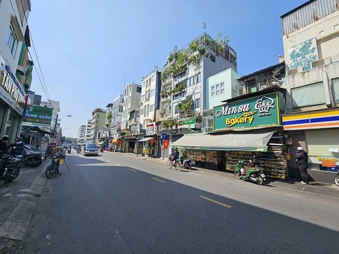 Hình ảnh Nhà góc 2MT 3 tầng Nguyễn Biểu - khu học sinh/sinh viên đông đúc