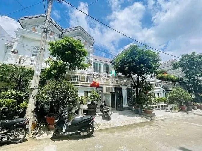 Hình ảnh Biệt thự thạnh xuân cho thuê giá tốt