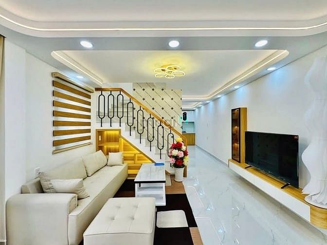 Hình ảnh 🔥 Siêu phẩm ngay Phan Đăng Lưu - SÁT MẶT TIỀN - 3 TẦNG BTCT 4PN 5WC -