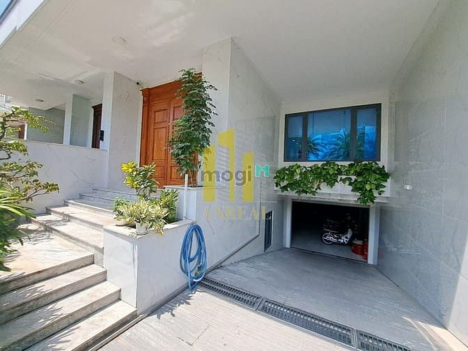 Hình ảnh Nhà Thiết Kế Văn Phòng Sàn Trống Thang Máy Giá 65 Triệu