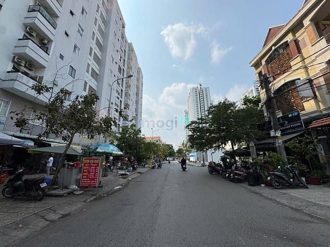 Hình ảnh Bán tầng trệt chung cư Him Lam Nam Khánh Q.8 - 110m2, giá 8,3 tỷ