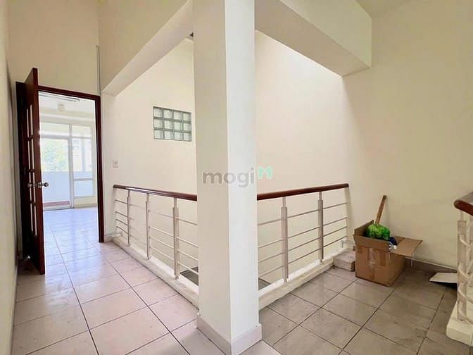 Hình ảnh Chính chủ cho thuê nhà phố Mỹ Hưng - Nguyễn Văn Linh, kinh doanh tốt