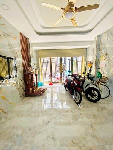 Hình ảnh Gấp định cư 10 tỷ giảm về 9 tỷ - Bán siêu phẩm 4 tầng xe hơi vào nhà