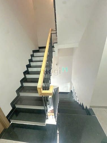 Hình ảnh Nhà 1 Trệt 2 Lầu 1 Tum Ngay Sau Chợ Long Trường, P. Long Trường