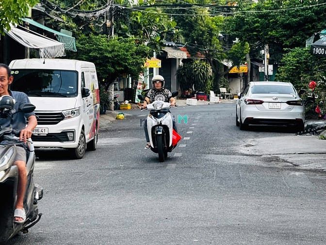 Hình ảnh Cho thuê nhà ngay chợ khu Bình Phú 15 triệu