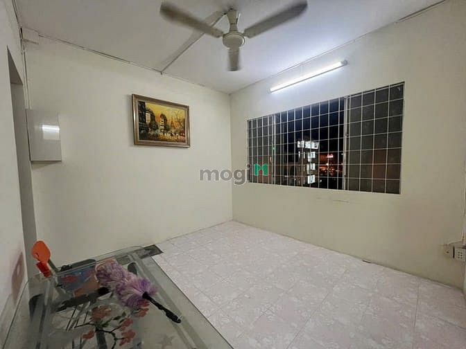 Hình ảnh Chung cư Hoàng Hoa Thám, 40m2, 1p ngủ, NTCB, 5,5tr/th
