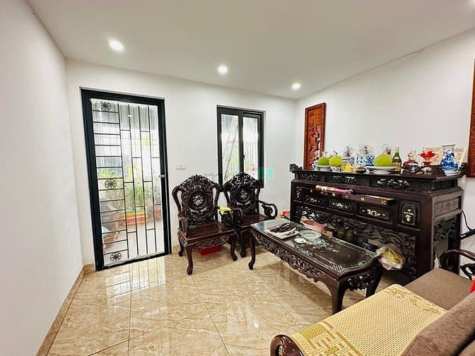 Hình ảnh Bán nhà phố Cổ Linh -Long Biên ,40m2x5 T,Ô tô Tránh .12,5 tỷ