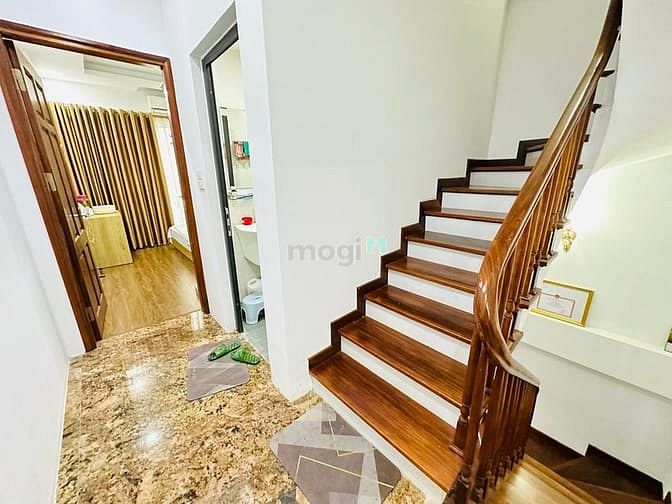 Hình ảnh Bán nhà phố Cổ Linh -Long Biên ,40m2x5 T,Ô tô Tránh .12,5 tỷ