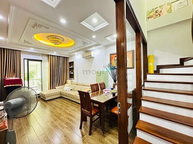 Hình ảnh Bán nhà phố Cổ Linh -Long Biên ,40m2x5 T,Ô tô Tránh .12,5 tỷ