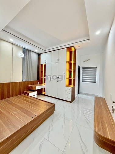 Hình ảnh Nhà thuê, 5 Tầng 5PN 6WC, Thang Máy, Đường Hương Lộ 2