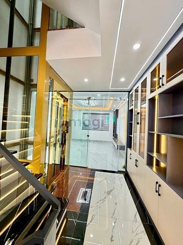 Hình ảnh Nhà thuê, 5 Tầng 5PN 6WC, Thang Máy, Đường Hương Lộ 2