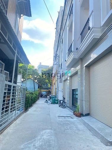 Hình ảnh Bán đất ngang hơn 9m-156m2, phù hợp xây dựng CHDV, sát ĐH Kinh tế-luậ