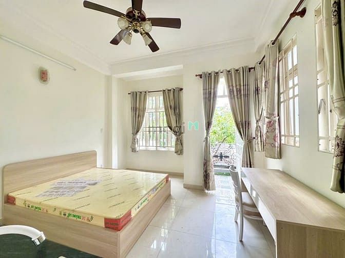 Hình ảnh Thảo Điền phòng ban công, đầy đủ nột thất