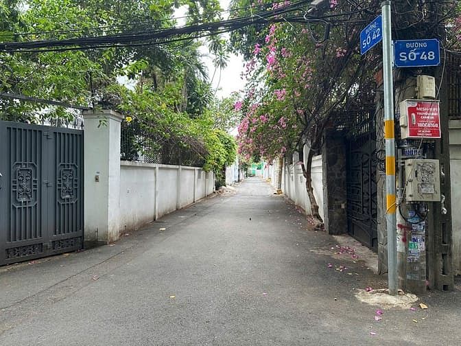 Hình ảnh Thảo Điền phòng ban công, đầy đủ nột thất