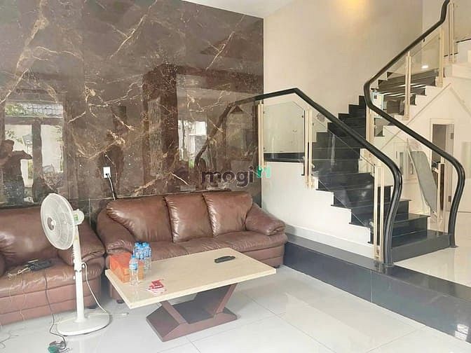 Hình ảnh Cho thuê, Biệt thự Khu Tên Lửa, 12x20 3 Tầng, Căn góc thoáng mát