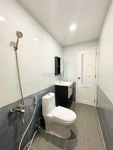 Hình ảnh Phòng Thảo Điền đủ nội thất, wc riêng