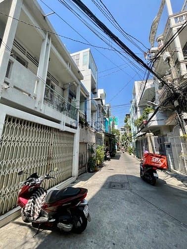 Hình ảnh Nhà đẹp hẻm 947 Lạc Long Quân - 2 tầng - 73m2 - giá 7 tỷ 950