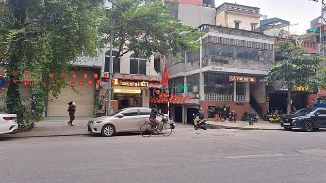 Hình ảnh Mặt phố Hào Nam | Lô góc | 58m2 x 2 tầng | MT 4.5m | Giá 43 tỷ