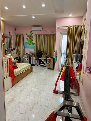 Hình ảnh Bán nhà hẻm 6m - Lạc Long Quân - Tân Bình - 4 tầng - 75m2