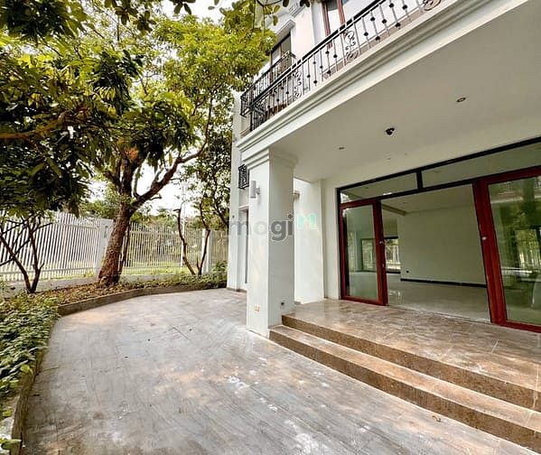 Hình ảnh Chính chủ biệt thự 3 mặt tiền tại Khu đô thị Quang Minh giá 75 triệu/m