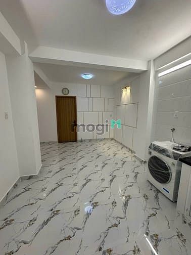 Hình ảnh Căn góc 2 mặt thoáng, đang sửa mới 100%, ngay trung tâm Bình Thạnh.