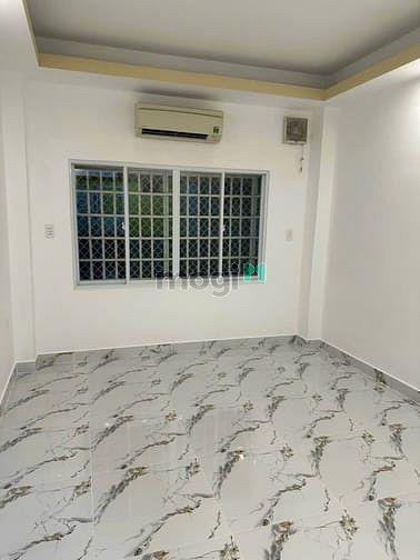 Hình ảnh Căn góc 2 mặt thoáng, đang sửa mới 100%, ngay trung tâm Bình Thạnh.