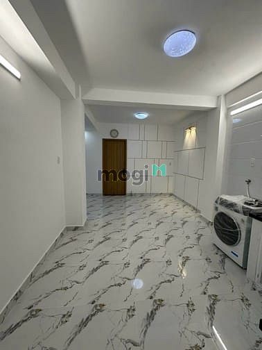 Hình ảnh Căn góc 2 mặt thoáng, đang sửa mới 100%, ngay trung tâm Bình Thạnh.