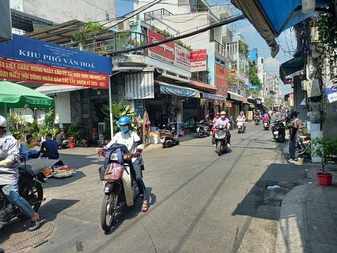 Hình ảnh Đang cần cho thuê mặt bằng mặt tiền nhộn nhịp đường Phan Văn Hân