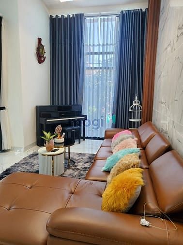 Hình ảnh CHO THUÊ Biệt thự mới gần bên Công viên, Đường Đặng Thùy Trâm