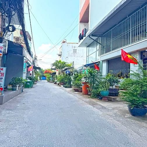 Hình ảnh Hàng hiếm - Nhà đẹp 1 lầu mặt tiền hẻm xe tải Bùi Văn Ba, Quận 7